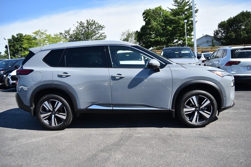 Nissan Rogue Vehicle Image 05