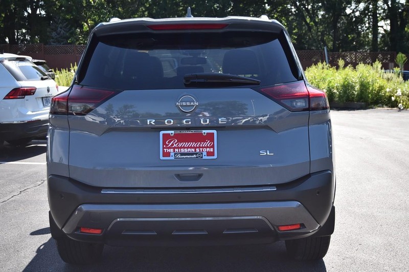 Nissan Rogue Vehicle Image 06