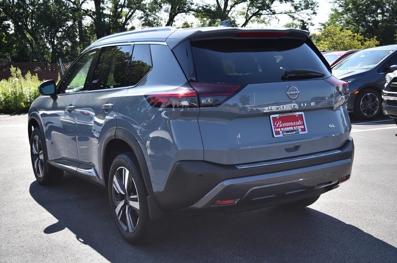 Nissan Rogue Vehicle Image 07