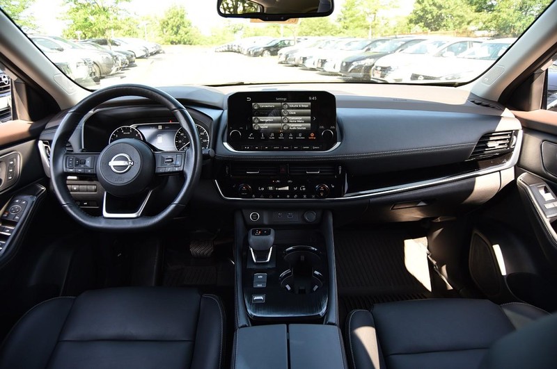Nissan Rogue Vehicle Image 08