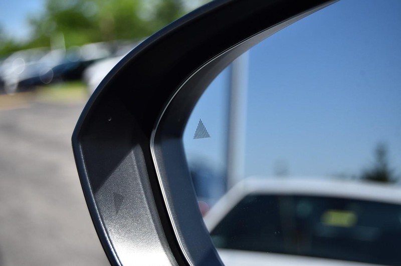 Nissan Rogue Vehicle Image 11
