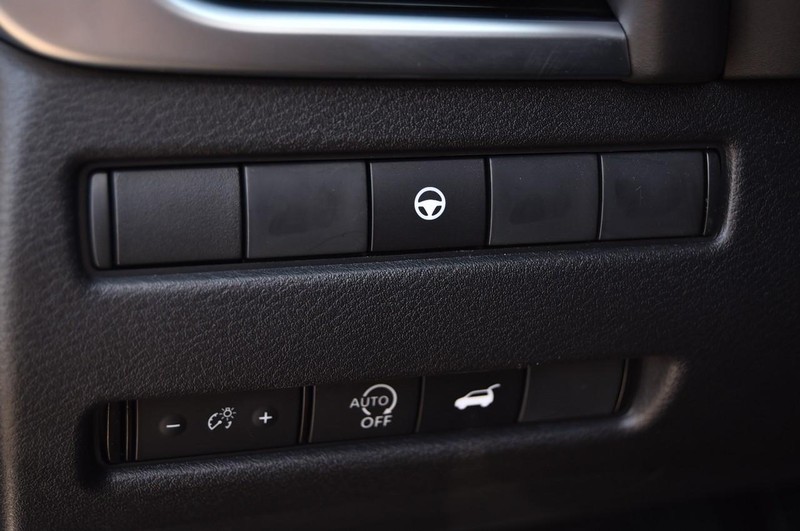 Nissan Rogue Vehicle Image 12