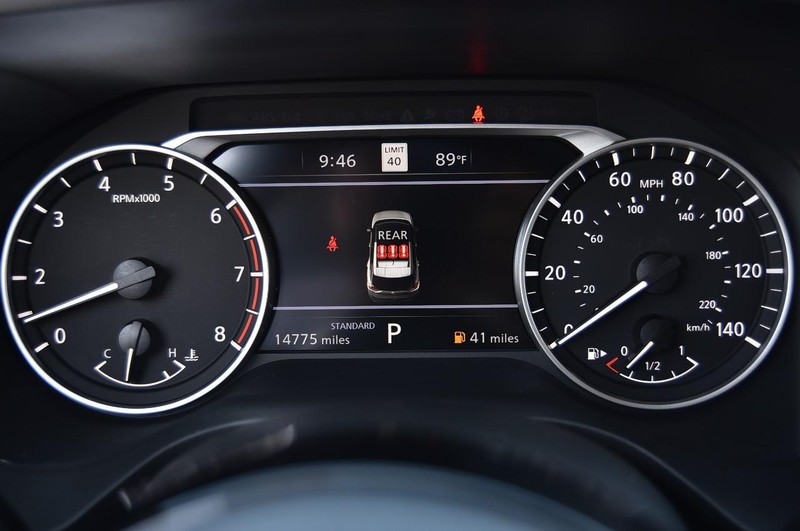 Nissan Rogue Vehicle Image 13
