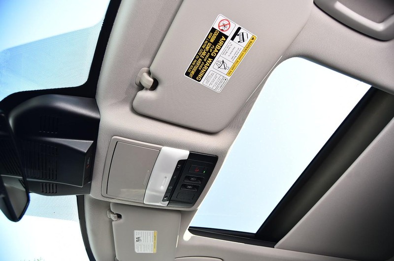 Nissan Rogue Vehicle Image 24