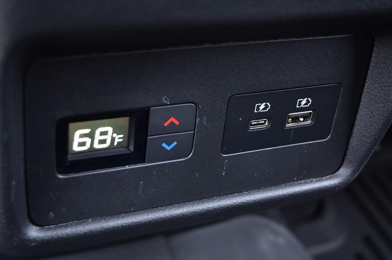 Nissan Rogue Vehicle Image 27