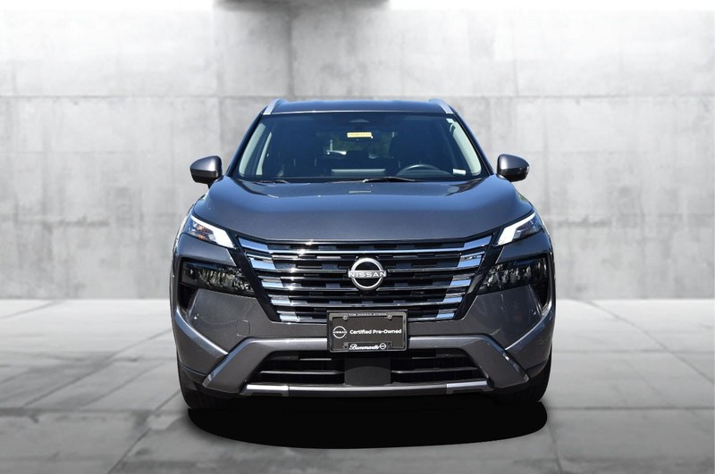 Nissan Rogue Vehicle Image 04
