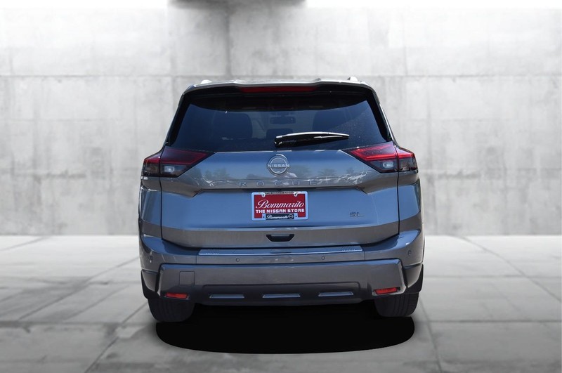Nissan Rogue Vehicle Image 06
