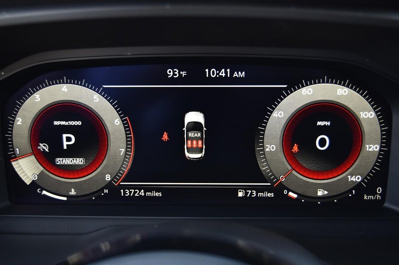 Nissan Rogue Vehicle Image 12