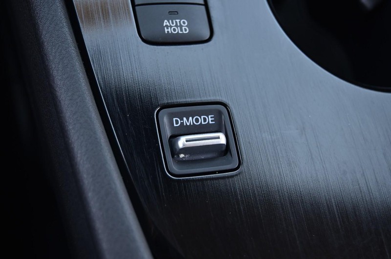 Nissan Rogue Vehicle Image 19