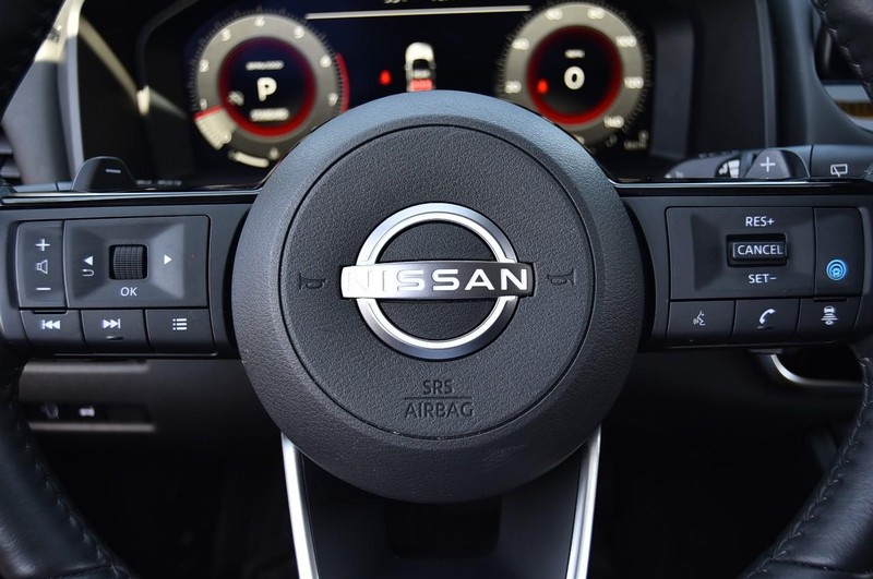 Nissan Rogue Vehicle Image 20