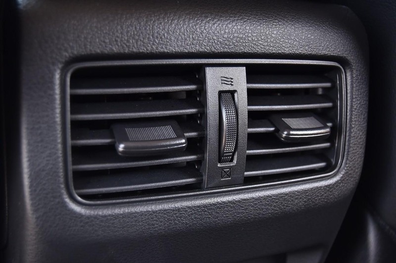 Nissan Rogue Vehicle Image 24