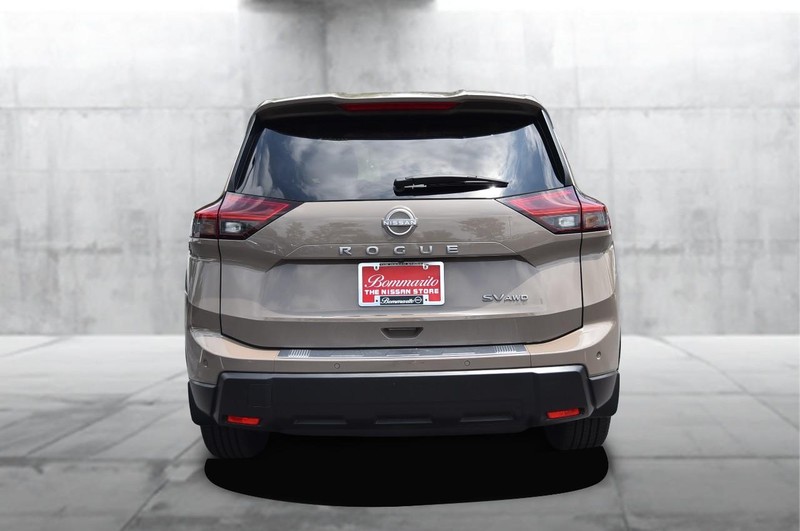 Nissan Rogue Vehicle Image 06