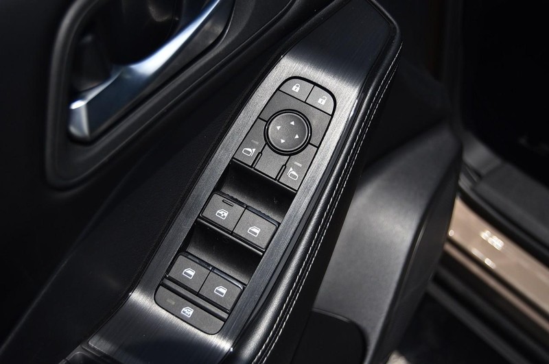 Nissan Rogue Vehicle Image 09