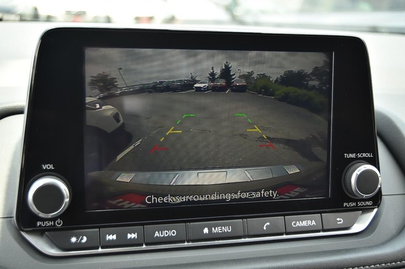 Nissan Rogue Vehicle Image 13