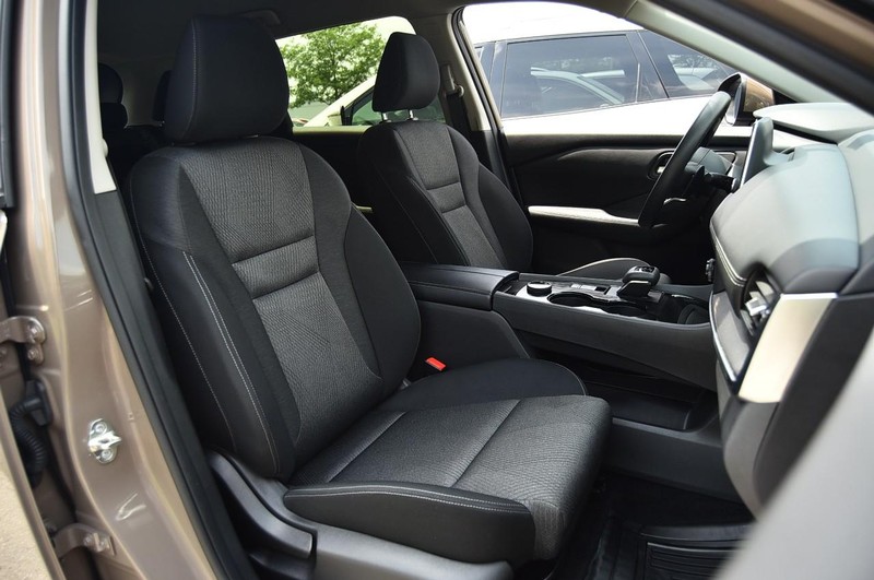 Nissan Rogue Vehicle Image 20