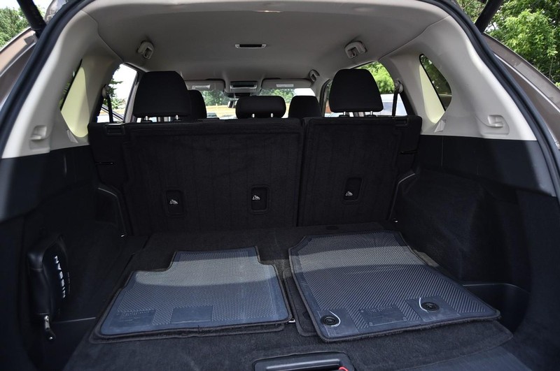 Nissan Rogue Vehicle Image 24