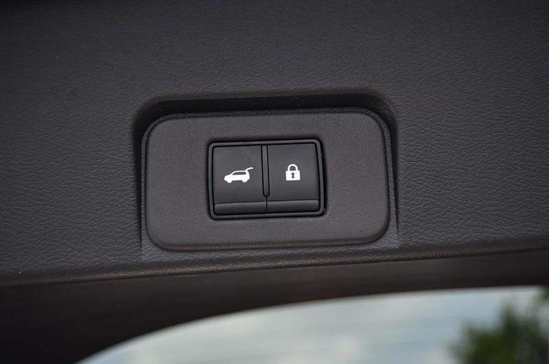 Nissan Rogue Vehicle Image 25
