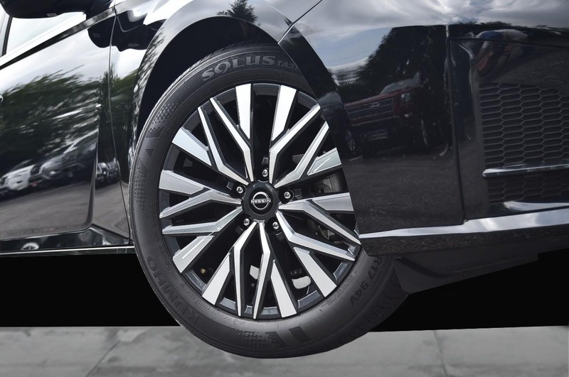 Nissan Altima Vehicle Image 03
