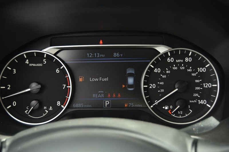 Nissan Altima Vehicle Image 12