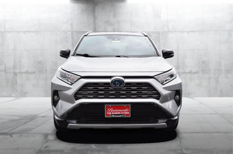 Toyota RAV4 Hybrid Vehicle Image 04