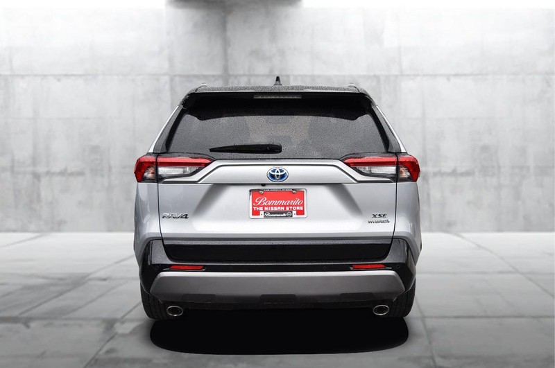 Toyota RAV4 Hybrid Vehicle Image 06