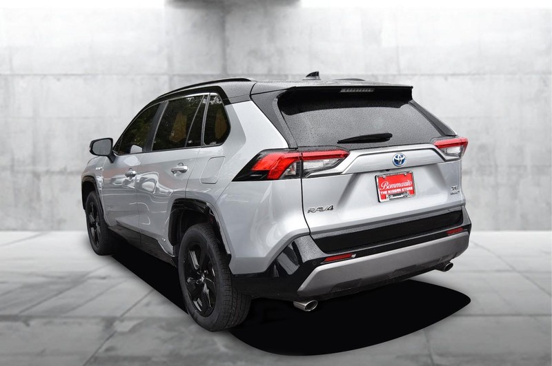 Toyota RAV4 Hybrid Vehicle Image 07