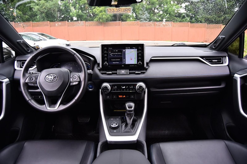 Toyota RAV4 Hybrid Vehicle Image 08