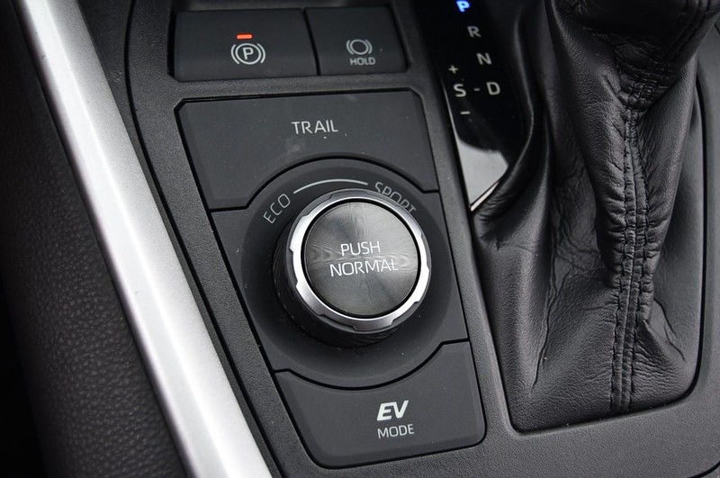 Toyota RAV4 Hybrid Vehicle Image 16