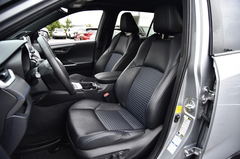 Toyota RAV4 Hybrid Vehicle Image 19