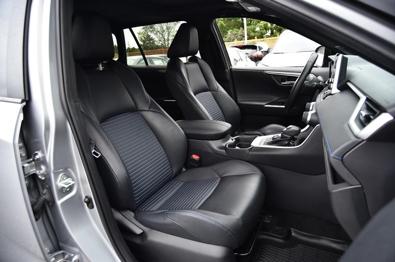 Toyota RAV4 Hybrid Vehicle Image 20