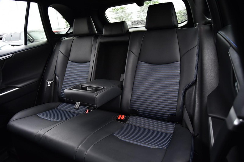Toyota RAV4 Hybrid Vehicle Image 22