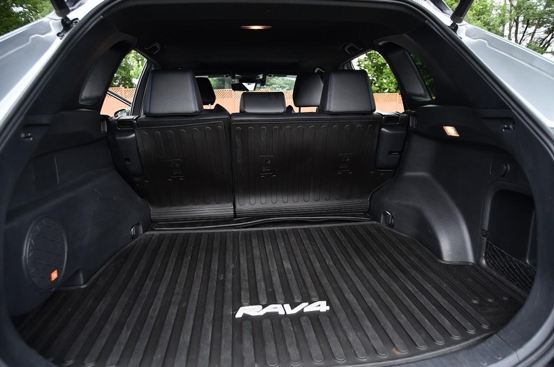 Toyota RAV4 Hybrid Vehicle Image 25