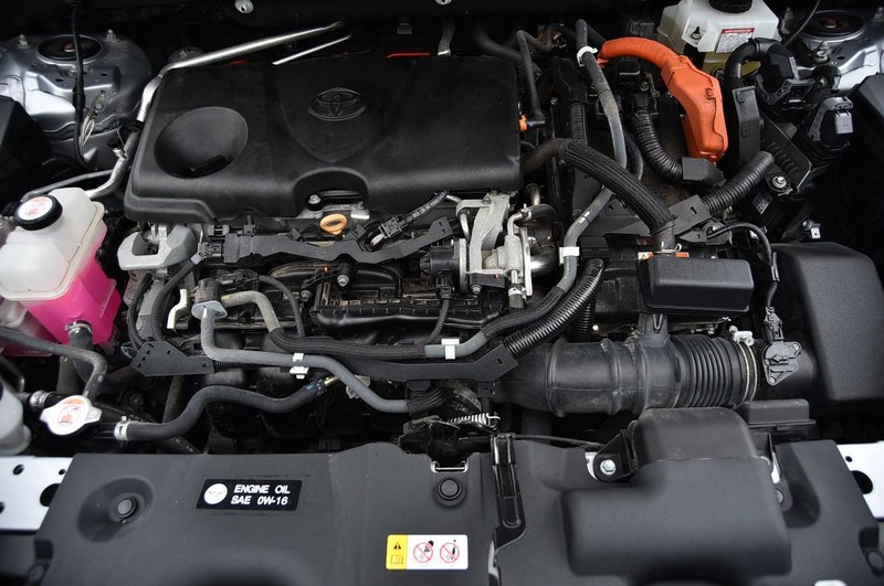 Toyota RAV4 Hybrid Vehicle Image 27