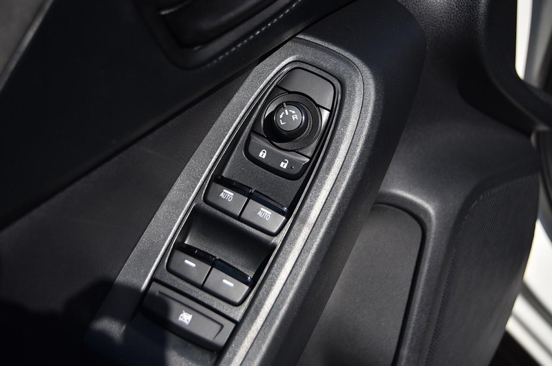 Subaru Crosstrek Vehicle Image 09