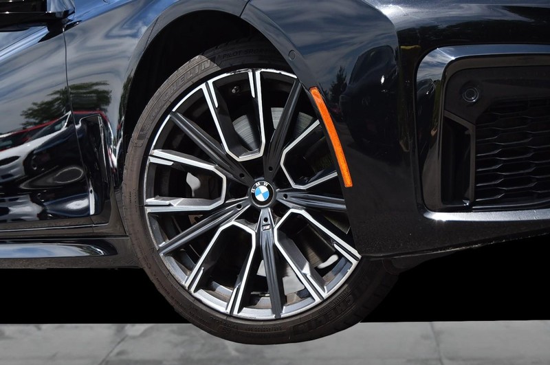 BMW 7 Series Vehicle Image 03