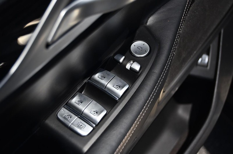 BMW 7 Series Vehicle Image 09