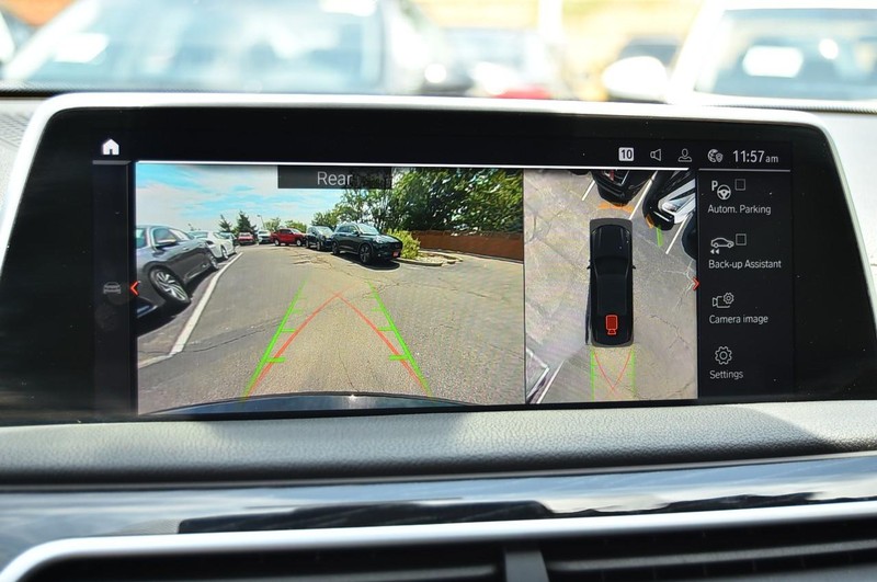 BMW 7 Series Vehicle Image 15