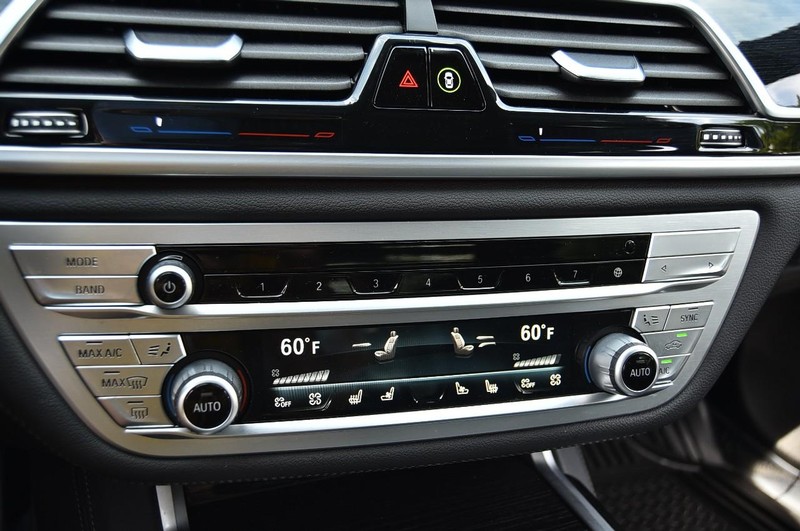BMW 7 Series Vehicle Image 17