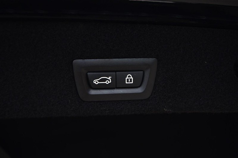 BMW 7 Series Vehicle Image 32