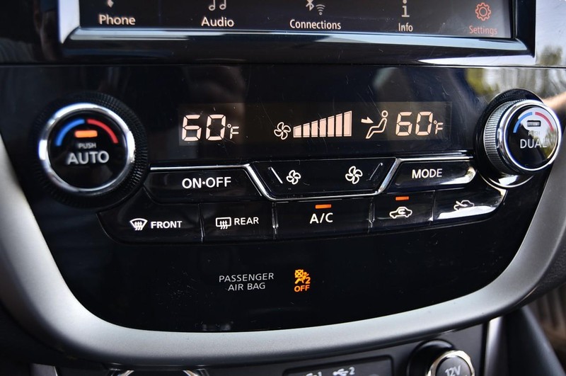 Nissan Murano Vehicle Image 16
