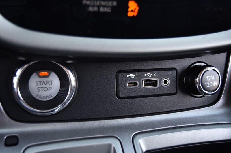 Nissan Murano Vehicle Image 17