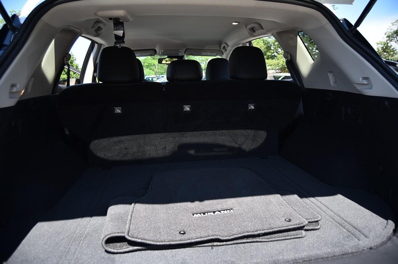 Nissan Murano Vehicle Image 24