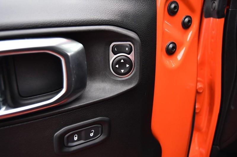 Jeep Wrangler Vehicle Image 09