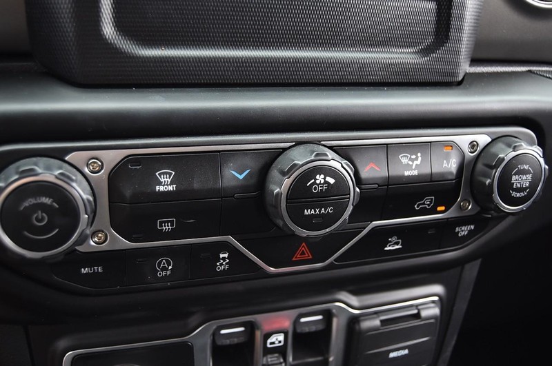 Jeep Wrangler Vehicle Image 14