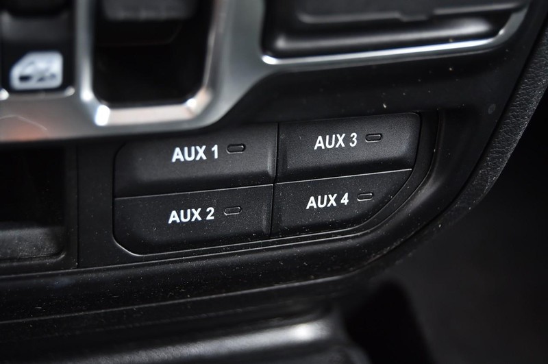 Jeep Wrangler Vehicle Image 16