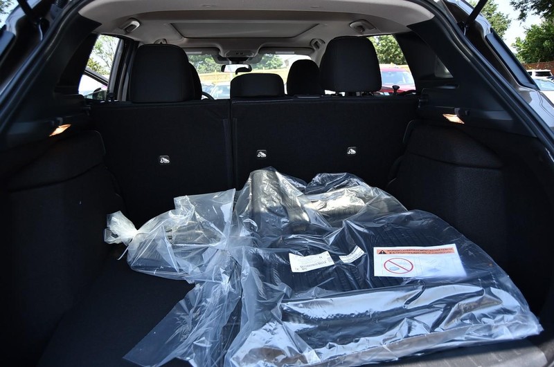 Nissan Kicks Vehicle Image 24
