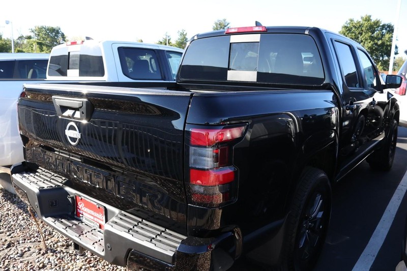 Nissan Frontier Vehicle Image 05