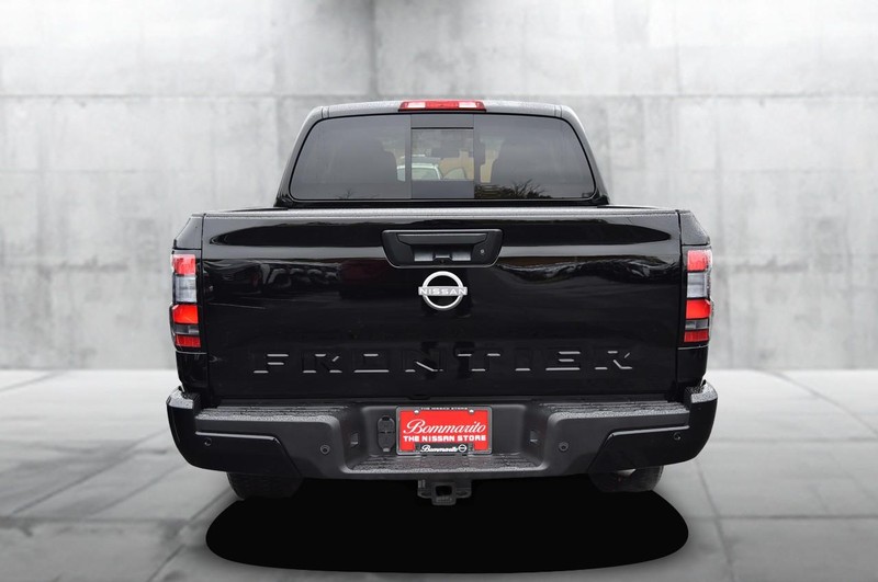 Nissan Frontier Vehicle Image 06