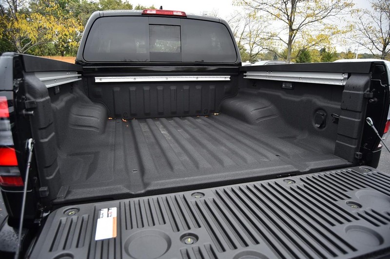 Nissan Frontier Vehicle Image 08