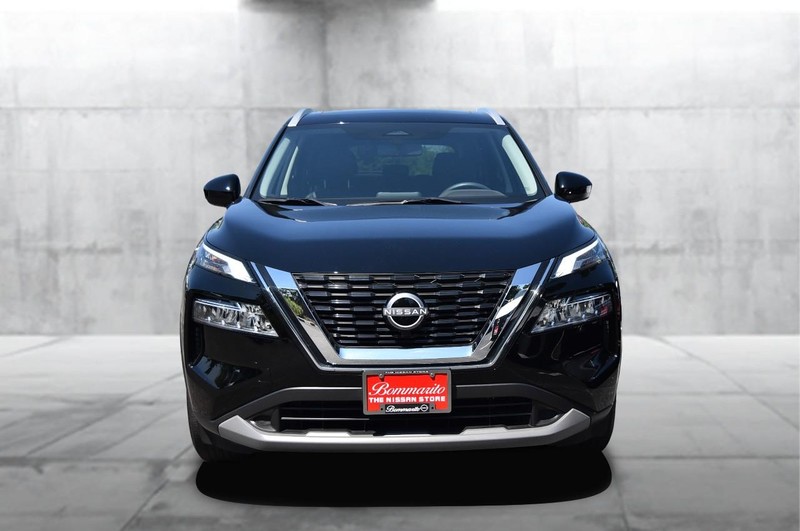 Nissan Rogue Vehicle Image 04